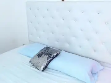 Live Sex Cam with milfdeluxe_ - Chaturbate