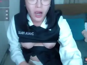 Live Porn with zhaviahale - Chaturbate