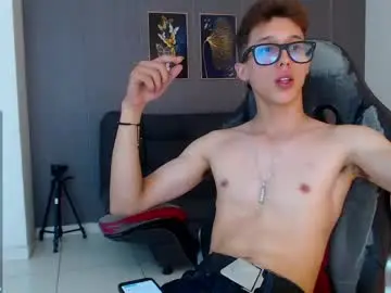 Live Porn with skinny_bigcock20 - Chaturbate