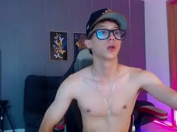 Live Sex with skinny_bigcock20 - Chaturbate