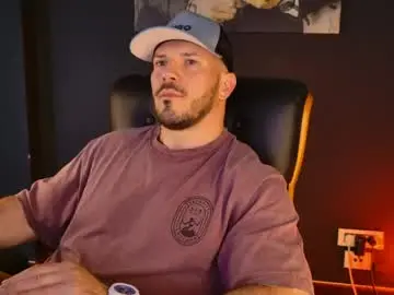 Live Sex Cam with angeloeric - Chaturbate