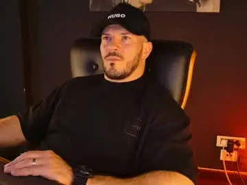 Free Porn Cam with angeloeric - Chaturbate