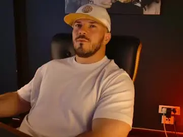 Live Porn with angeloeric - Chaturbate