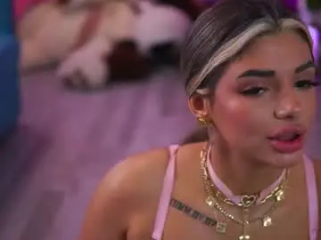 Live Porn with crisstyblair - Chaturbate