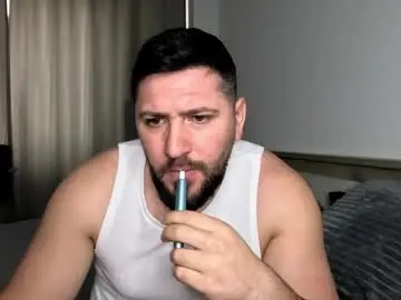 Sex Cam with gold_alpha_boy - Chaturbate