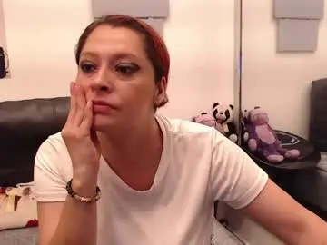 Live Porn with evatwiss - Chaturbate