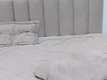 Nude Webcam with lulu_wolfie - Chaturbate