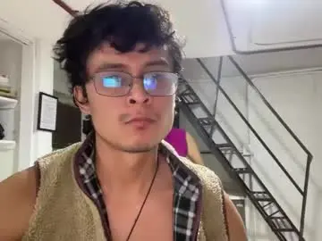 Private Sex Chat with juliangosilva - Chaturbate