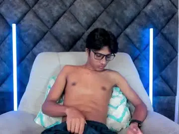 Live Sex Cam with liamkron - Chaturbate