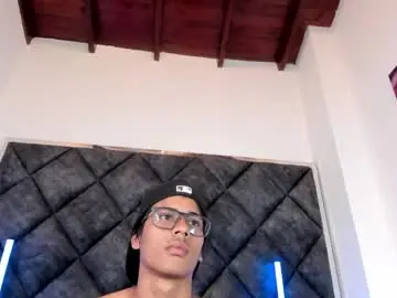 Live Sex with liamkron - Chaturbate