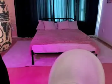 Live Porn with krisdoeill - Chaturbate