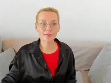 Live Sex Cam with oeigesmik - Chaturbate