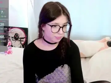 Nude Webcam with azaliya_haze - Chaturbate