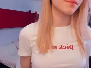 Live Sex with cristasires - Chaturbate