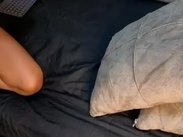 Watch Live Sex Cams with melanie_miller__ - Chaturbate