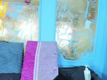 Live Porn with melaniecooperr - Chaturbate
