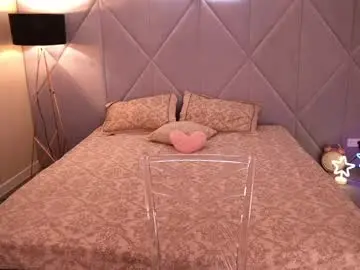 Live Sex Cam with ladychanelll - Chaturbate