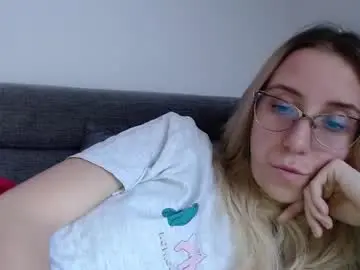 Live Porn with barelylegalblondy - Chaturbate