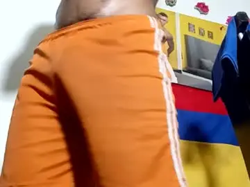 Watch Live Sex Cams with lucascastrohot - Chaturbate