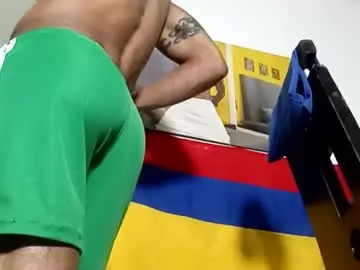 Sex Cam with lucascastrohot - Chaturbate