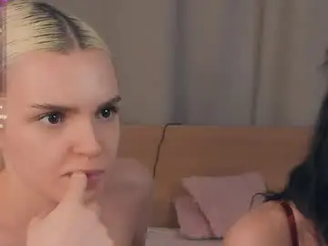 Live Porn with neldabestwick - Chaturbate