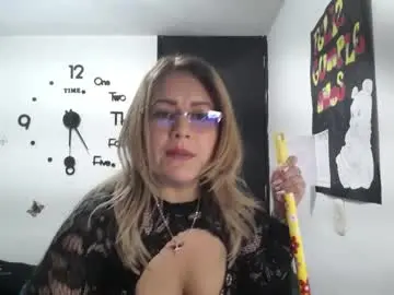 Live Sex with skarleth_diaz - Chaturbate