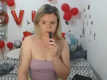 Live Porn with stephaniewild - Chaturbate