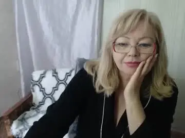 Sex Chat with evelynloveshy - Chaturbate