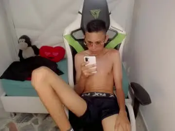 Free Porn Cam with sombra_18 - Chaturbate