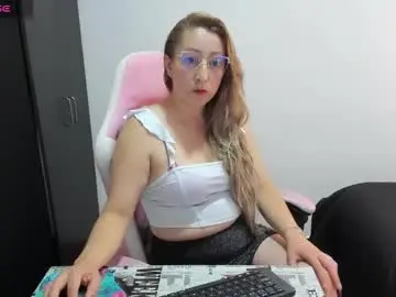 Live Porn with hottychrystal - Chaturbate