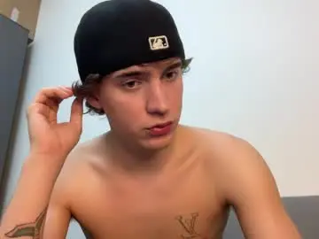 Nude Webcam with kevin_martin8 - Chaturbate