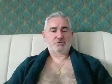 Live Sex Cam with sexy_italiandaddy - Chaturbate