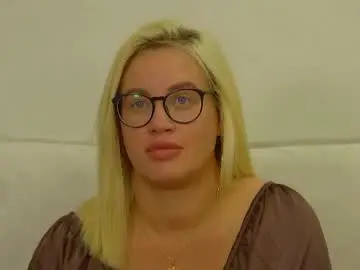 Free Live Porn with marianeumann - Chaturbate