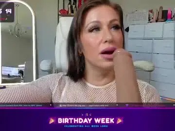 Live Porn with juliewets - Chaturbate