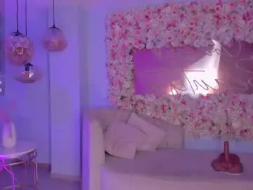 Live Sex with mialaurence_ - Chaturbate