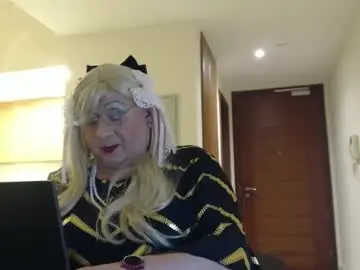 Free Live Porn with suzannebanci - Chaturbate