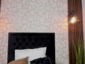 Sex Cam with antoneella_russo - Chaturbate