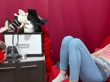 Live Sex Cam with jessystarrr - Chaturbate