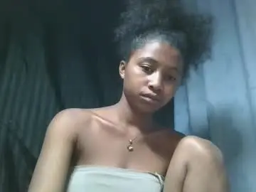 Live Sex Cam with mamieriela - Chaturbate