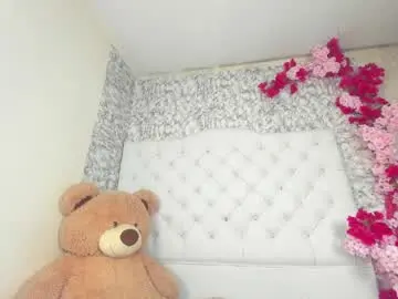 Live Sex Cam with clarita_hills - Chaturbate