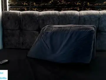 Nude Webcam with logan_griffin - Chaturbate