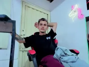 Watch Live Sex Cams with i_am_kelvis_ - Chaturbate