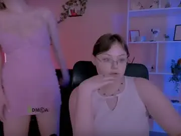 Live Sex Cam with nikol_kitt - Chaturbate