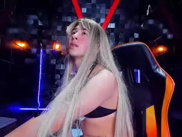 Nude Webcam with solhiltton - Chaturbate