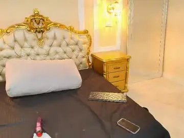 Nude Webcam with paulinekosh - Chaturbate