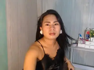 Live Sex Cam with yourhottie_winxxx - Chaturbate