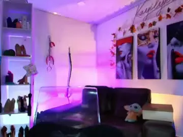 Live Sex Cam with kayilyn - Chaturbate