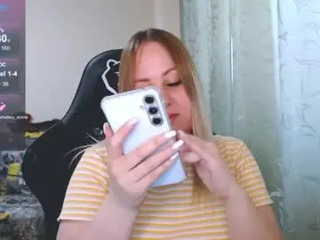 Live Porn with not_nakedcat - Chaturbate