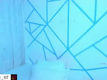 Live Sex Cam with liam_scott77 - Chaturbate