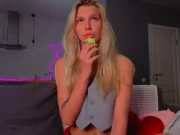 Live Sex Cam with lilly_lux - Chaturbate